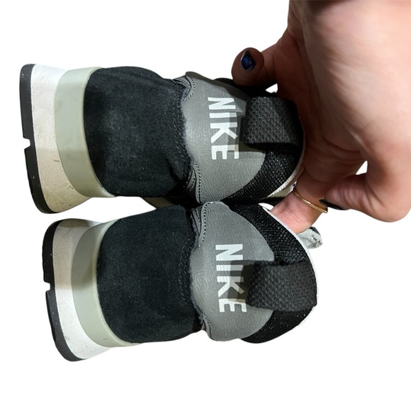 Nike Black and Gray Athletic Shoes with Breathable Mesh - Picture 4 of 7